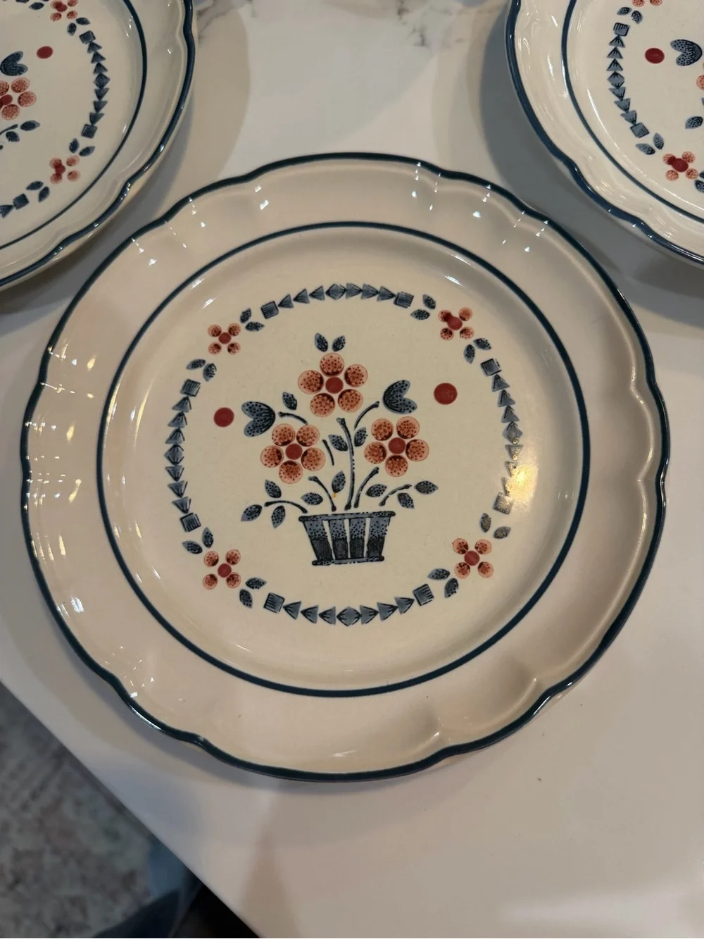 Classic Floral Stoneware Dinner Plates - Cream with Blue & Coral Floral Pattern